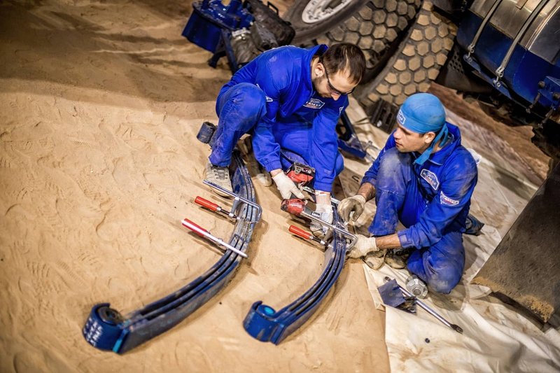 Equipo KAMAZ Master mecánica