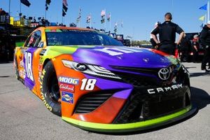  Kyle Busch, Joe Gibbs Racing, Toyota Camry M&M's Halloween