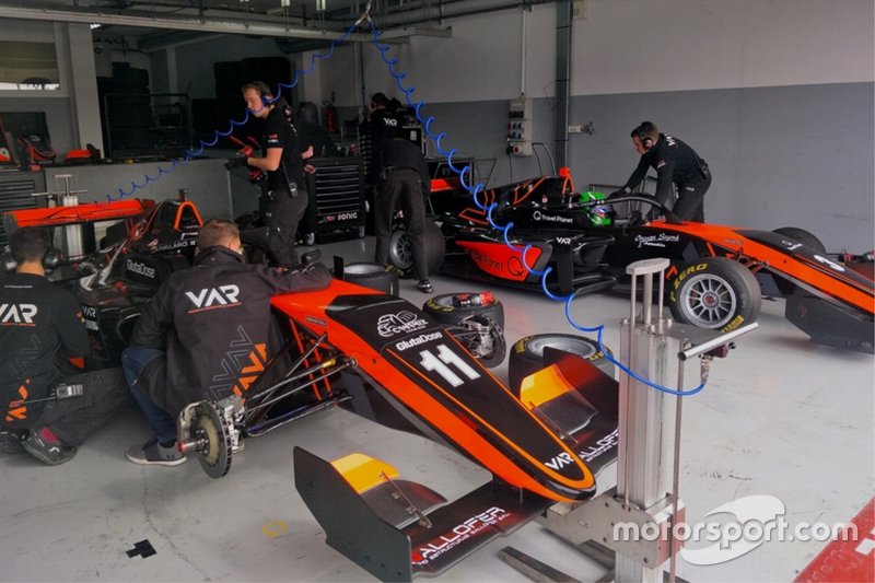 Piloti nei test al Paul Ricard