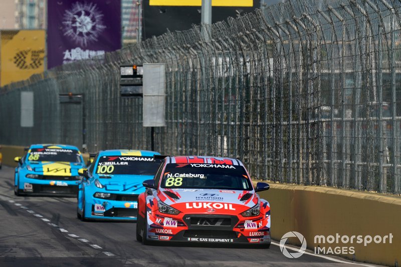 Nicky Catsburg, BRC Hyundai N LUKOIL Racing Team Hyundai i30 N TCR, Yvan Muller, Cyan Racing Lynk & Co 03 TCR