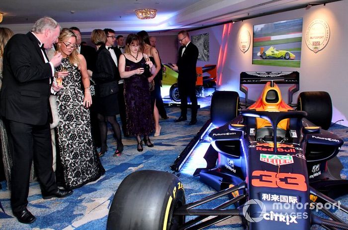 Invitados en el lobby