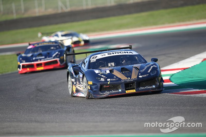 #33 Ferrari 488 Challenge, Rossocorsa: Emanuele Maria Tabacchi