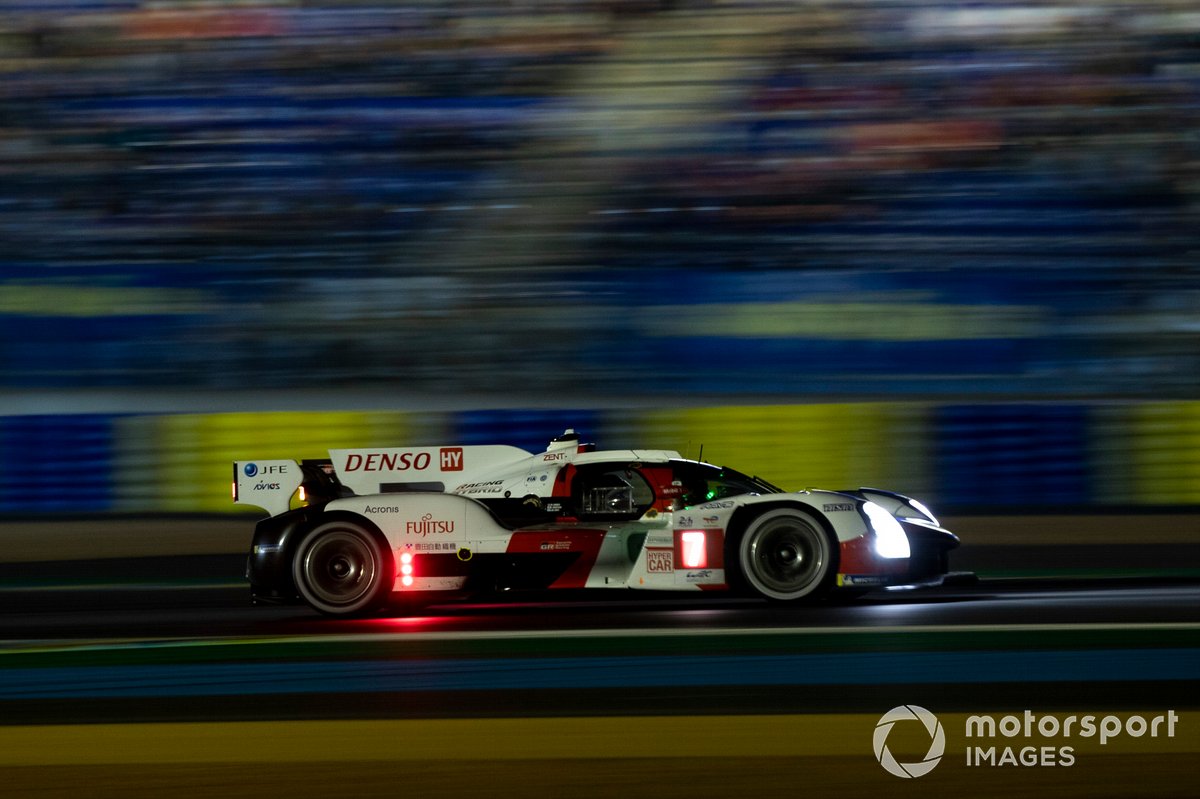 #7 Toyota Gazoo Racing Toyota GR010 Hybrid de Mike Conway, Kamui Kobayashi, José María López