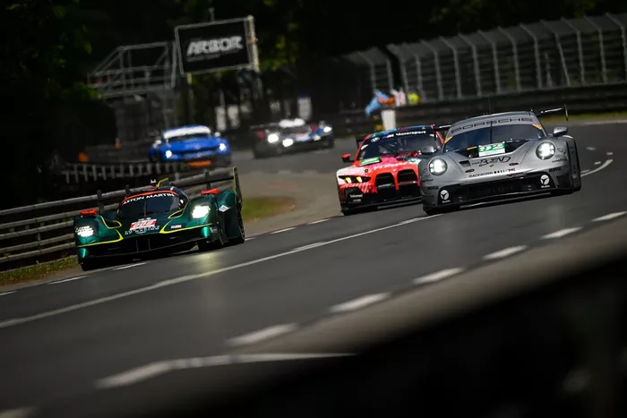 #009 Aston Martin Thor Team Aston Martin Valkyrie: Alex Riberas, Marco Sorensen, Roman De Angelis, #93 Peugeot TotalEnergies Peugeot 9X8: Paul Di Resta, Stoffel Vandoorne, Nick Cassidy