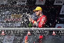 Podium: race winner Shane van Gisbergen, Triple Eight Race Engineering Holden celebrates with champagne