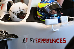 Zsolt Baumgartner, F1 Experiences tweezitter-rijder en Will Buxton, NBC TV-presentator
