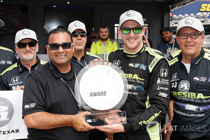 Ganador de la pole Charlie Kimball, Chip Ganassi Racing Honda