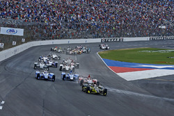 Charlie Kimball, Chip Ganassi Racing Honda, en tête au départ