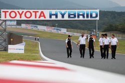 Anthony Davidson, Sébastien Buemi, Kazuki Nakajima, Toyota Gazoo Racing