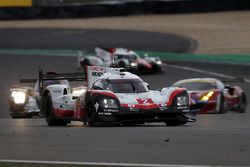 #2 Porsche Team Porsche 919 Hybrid: Timo Bernhard, Earl Bamber, Brendon Hartley