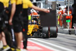 Nico Hulkenberg, Renault Sport F1 Team RS17, rentre aux stands