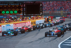 Start: Ayrton Senna, Williams FW16, Michael Schumacher, Benetton B194
