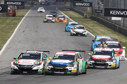 Norbert Michelisz, Honda Racing Team JAS, Honda Civic WTCC; Mehdi Bennani, Sébastien Loeb Racing, Citroën C-Elysée WTCC