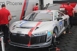 Rahel Frey, Phoenix Racing, Audi R8 LMS GT4, garage