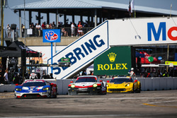 #66 Ford Performance Chip Ganassi Racing, Ford GT: Joey Hand, Dirk Müller, Sébastien Bourdais; #912