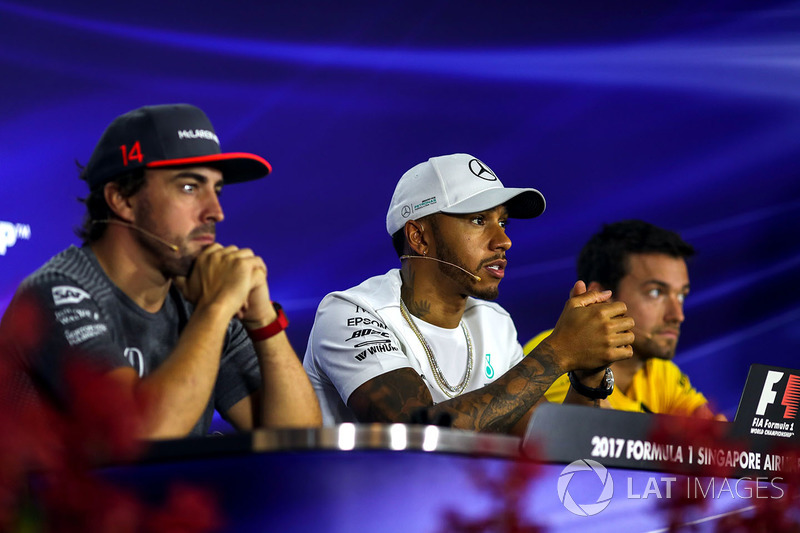 Fernando Alonso, McLaren, Lewis Hamilton, Mercedes AMG F1 et Jolyon Palmer, Renault Sport F1 Team en conférence de presse