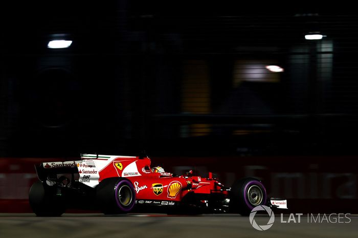 Mas Sebastian Vettel foi para a decisão com duas voltas voadoras. A última, o alemão cravou 1min39s491, conseguindo a 49ª pole da carreira.