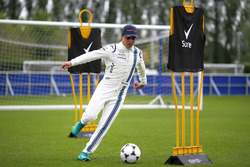 Felipe Massa, Williams plays football at Chelsea FC's facilities