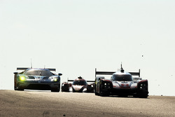 #2 Porsche Team Porsche 919 Hybrid: Timo Bernhard, Earl Bamber, Brendon Hartley