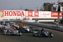 Start zum IndyCar-Saisonfinale 2017 in Sonoma: Josef Newgarden, Team Penske Chevrolet, führt