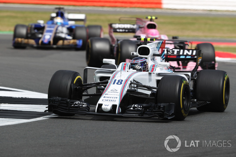 Lance Stroll, Williams FW40, Esteban Ocon, Sahara Force India F1 VJM10 ve Marcus Ericsson, Sauber C3