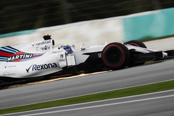 Felipe Massa, Williams FW40, strikes up sparks