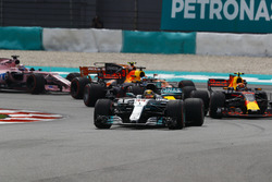 Lewis Hamilton, Mercedes AMG F1 W08, Max Verstappen, Red Bull Racing RB13, Daniel Ricciardo, Red Bul