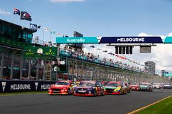 Fabian Coulthard, Team Penske Ford, Jamie Whincup, Triple Eight Race Engineering Holden