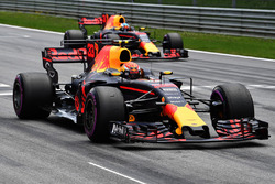 Max Verstappen, Red Bull Racing RB13 practice start