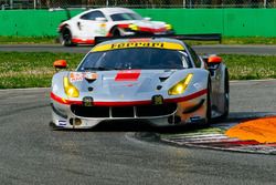 #54 Spirit of Race Ferrari 488 GTE: Thomas Flohr, Francesco Castellacci, Miguel Molina