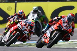 Marco Melandri, Ducati Team, Lorenzo Savadori, Milwaukee Aprilia World Superbike Team