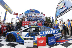 Race winner Jimmie Johnson, Hendrick Motorsports Chevrolet