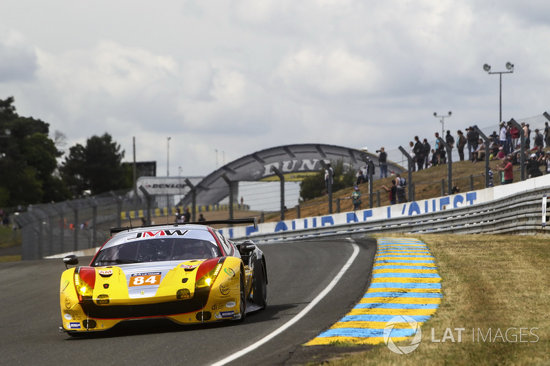 #84 JMW Motorsport Ferrari 488 GTE: Robert Smith, Will Stevens, Dries Vanthoor