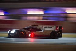 #2 Porsche Team Porsche 919 Hybrid: Timo Bernhard, Earl Bamber, Brendon Hartley