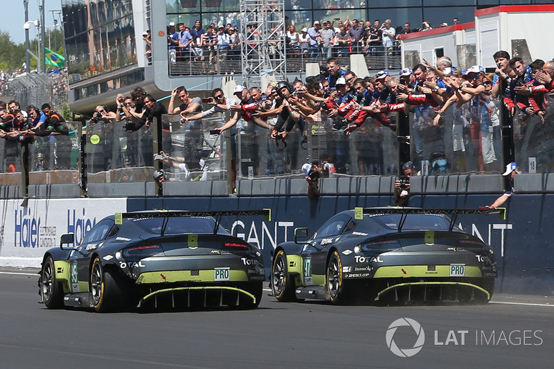 Checkered flag for #95 Aston Martin Racing Aston Martin Vantage: Nicki Thiim, Marco Sorensen, Richie Stanaway and #97 Aston Martin Racing Aston Martin Vantage: Darren Turner, Jonny Adam, Daniel Serra