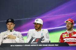 Нико Росберг, Mercedes AMG F1; Льюис Хэмилтон, Mercedes AMG F1; Себастьян Феттель, Ferrari