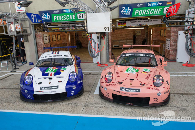 #92 Porsche GT Team Porsche 911 RSR et #91 Porsche GT Team Porsche 911 RSR avec des livrées spéciales