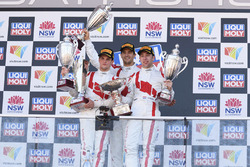Podium: Ganadores, Robin Frijns, Stuart Leonard, Dries Vanthoor, Audi Sport Team WRT