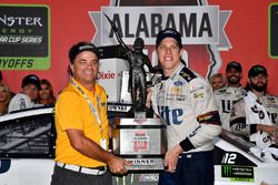 Race winner Brad Keselowski, Team Penske Ford