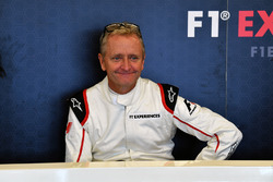 Пассажир двухместного автомобиля F1 Experiences Кевин Шванц