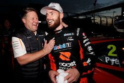 Race winner Scott Pye, Walkinshaw Andretti United Holden with Zak Brown, Co-team owner Walkinshaw Andretti United