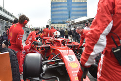 Sebastian Vettel, Ferrari SF71H in griglia