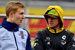 Sergey Sirotkin, Williams and Nico Hulkenberg, Renault Sport F1 Team on the drivers parade