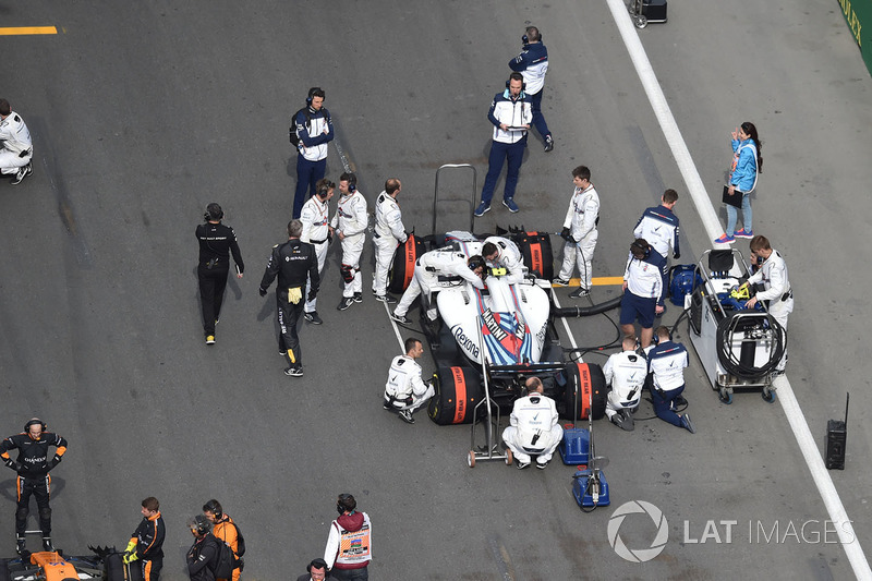 Sergey Sirotkin, Williams FW41 on the grid