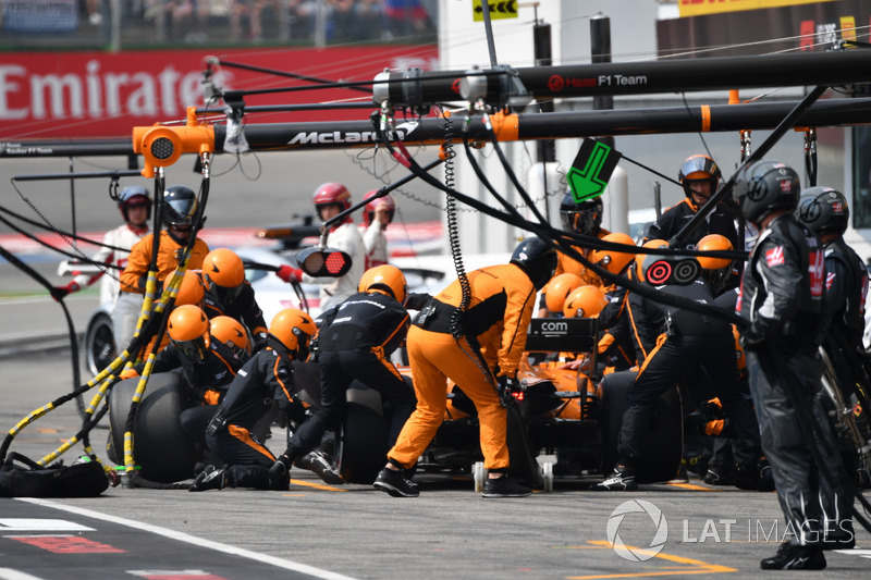 Stoffel Vandoorne, McLaren MCL33