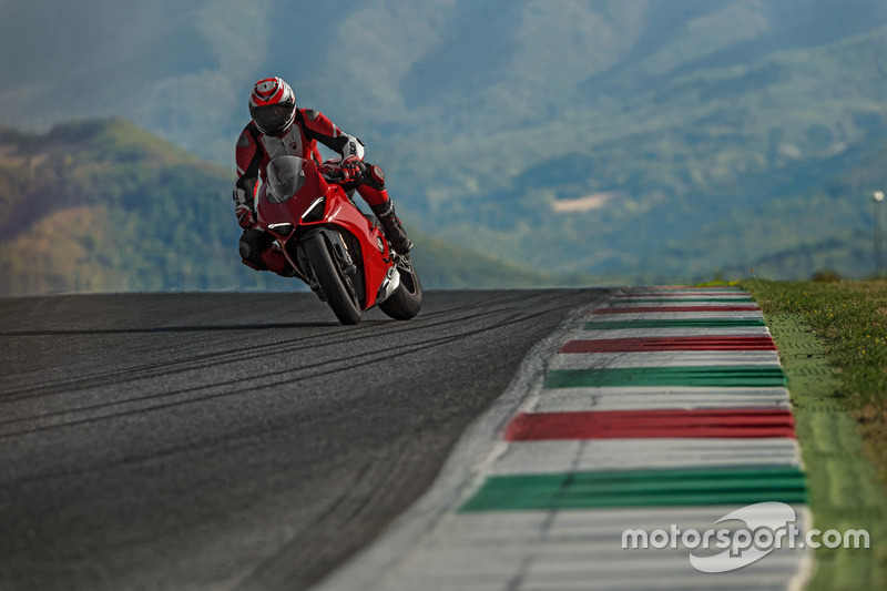 La Ducati Panigale V4 in pista