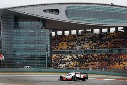 #2 Porsche Team Porsche 919 Hybrid: Timo Bernhard, Earl Bamber, Brendon Hartley