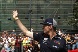 Max Verstappen, Red Bull Racing waves to the crowd