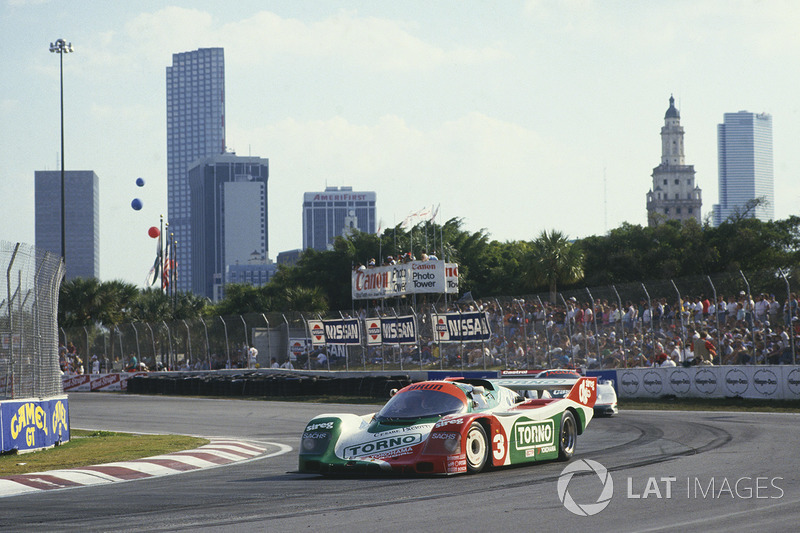 #3 Porsche 962: Oscar Larrauri, Massimo Sigala