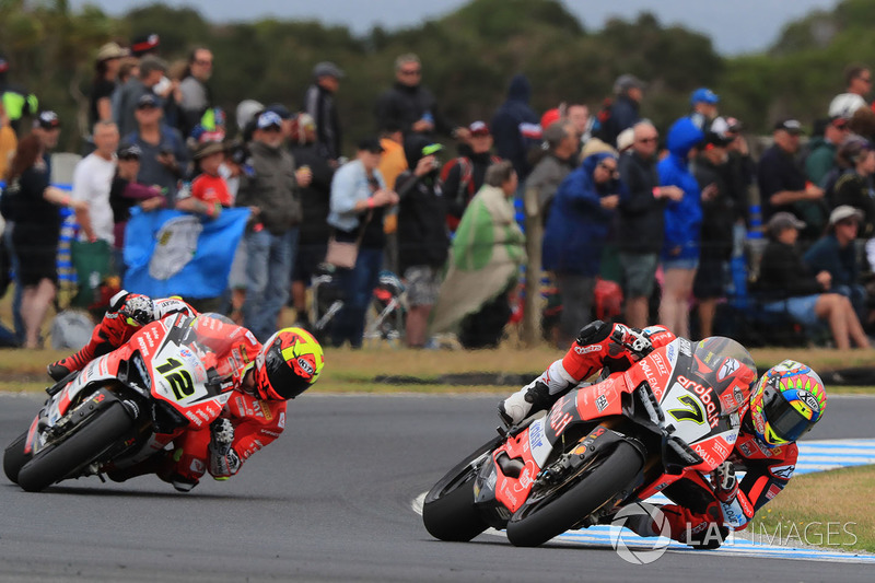 Chaz Davies, Aruba.it Racing-Ducati SBK Team dan Xavi Fores, Barni Racing Team